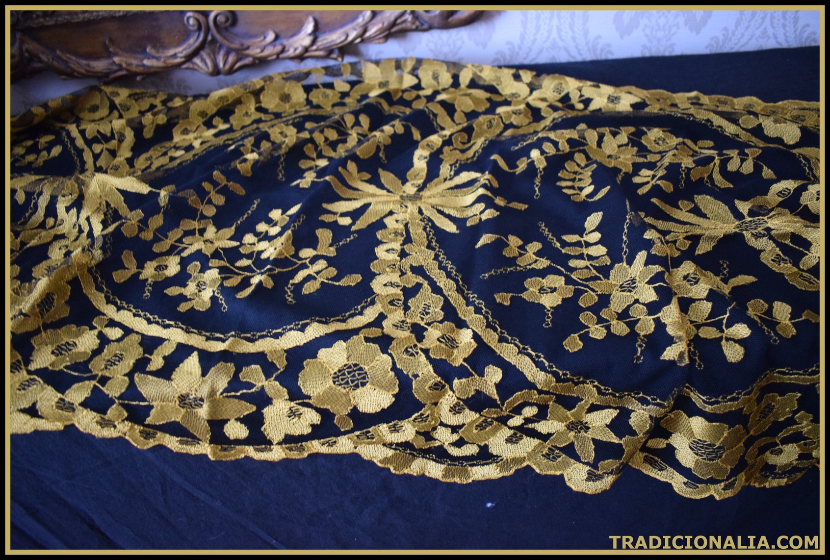 Mantilla española o chal espectacular de encaje antiguo. Símil