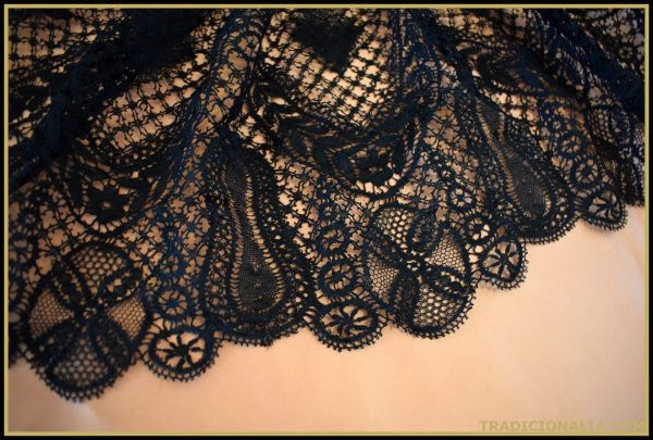 Mantilla - Lace