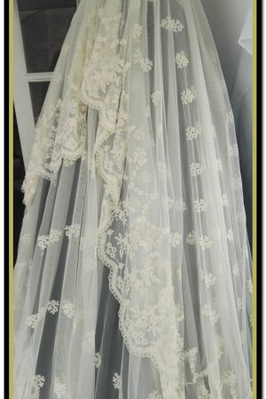 Mantilla velo novia o imagen virgen de tul bordado